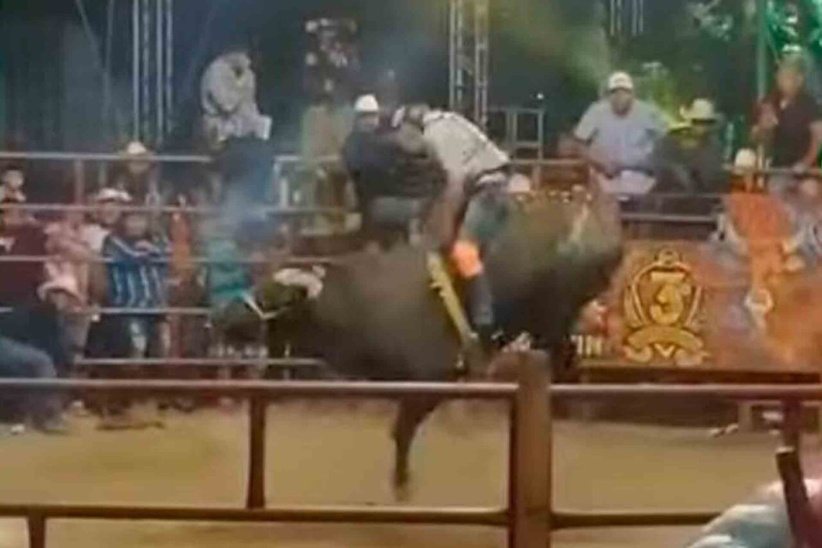 Jinete mexicano muere durante un jaripeo