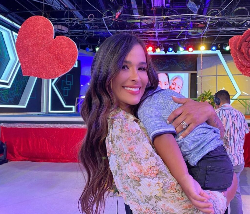 Anuncian a Renata Arcanjo como nueva conductora de Sabadísimo, ¿Combate no volverá?