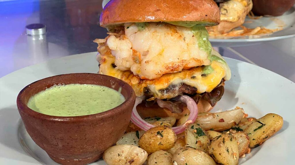 prepara-esta-espectacular-hamburguesa-mar-y-tierra