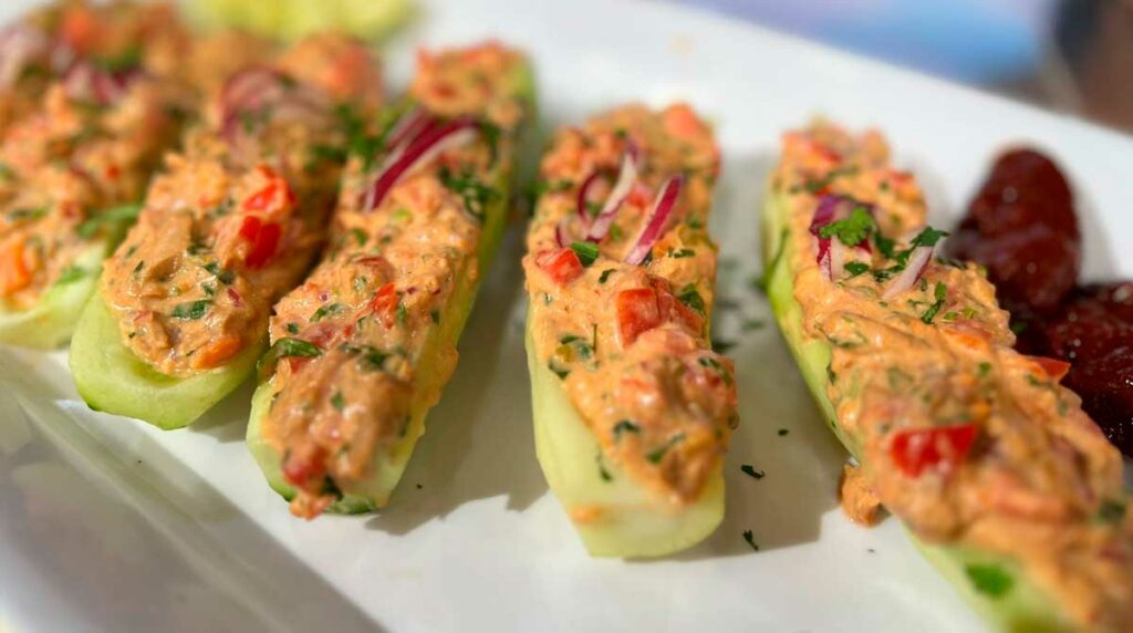 prepara-refrescantes-barquitos-de-atun-receta-paso-a-paso