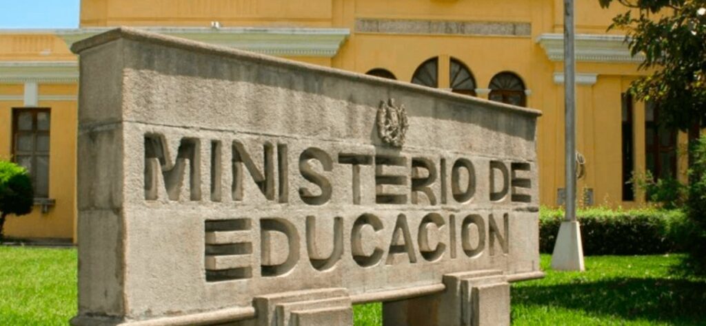 Mineduc informa: ¿Habrá clases presenciales mañana 19 de junio?  