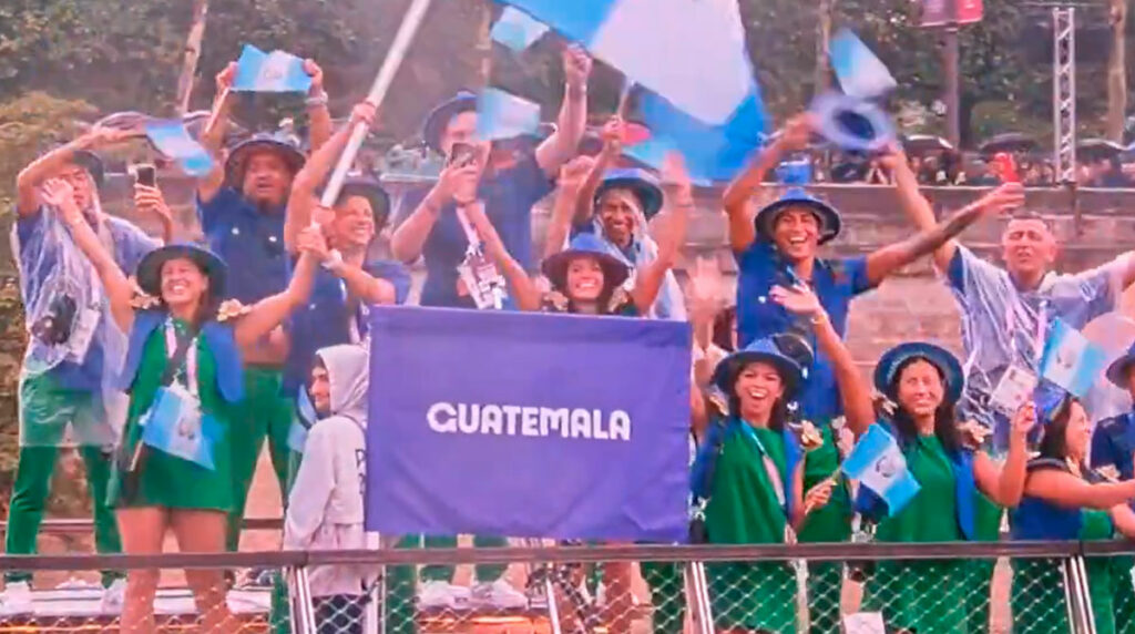 Delegación-de-Guatemala-se-presenta-en-la-gran-inauguración-de-los-Juegos-Olímpicos-en-París-2024