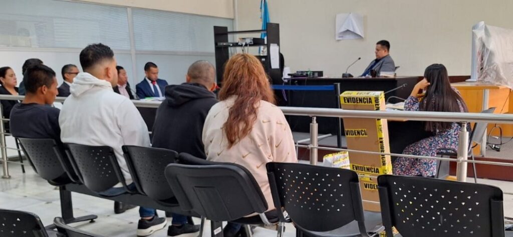 Cuatro personas fueron sorprendidas intentando ingresar armas de fuego a Mariscal Zavala  