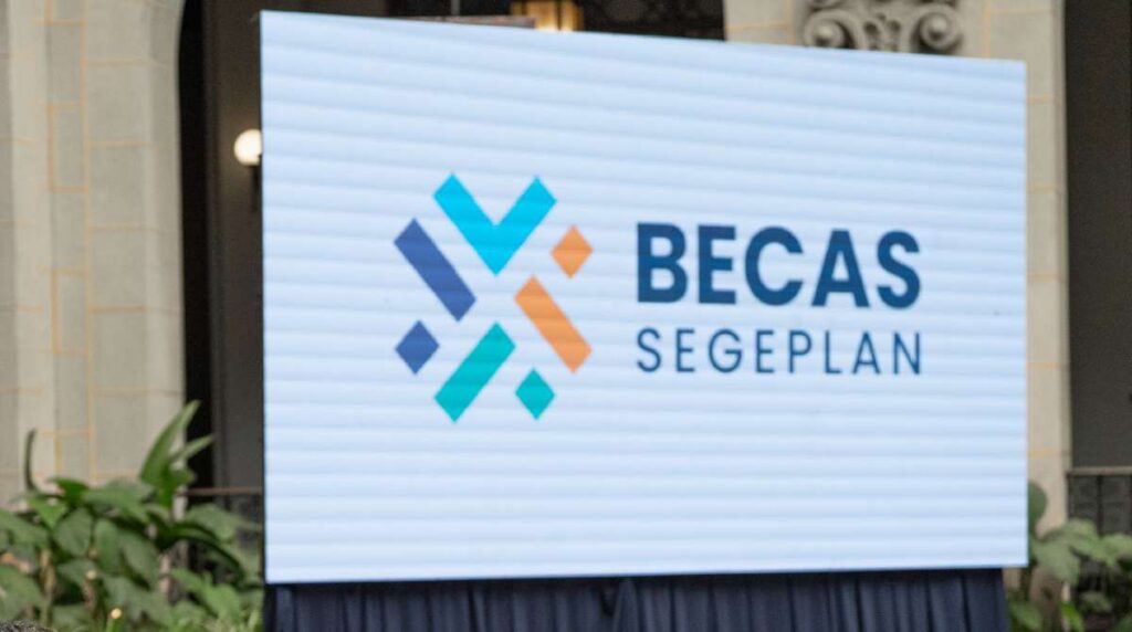 becas-estudiar-fuera-guatemala