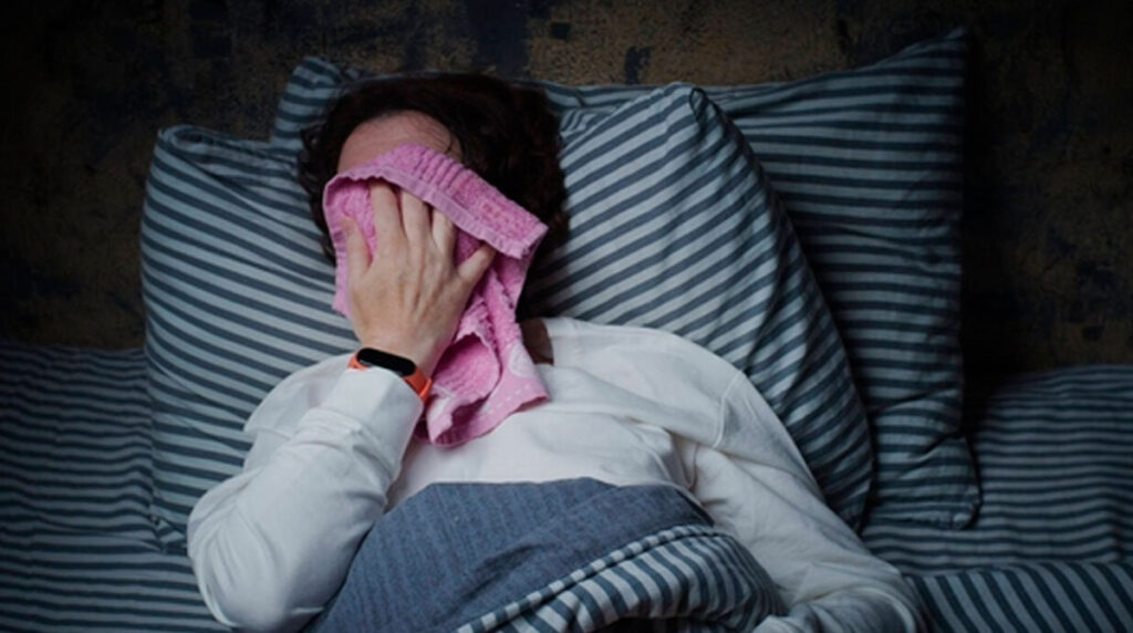 Sudar-en-exceso-mientras-duerme-podría-indicar-algunos-problemas-de-salud