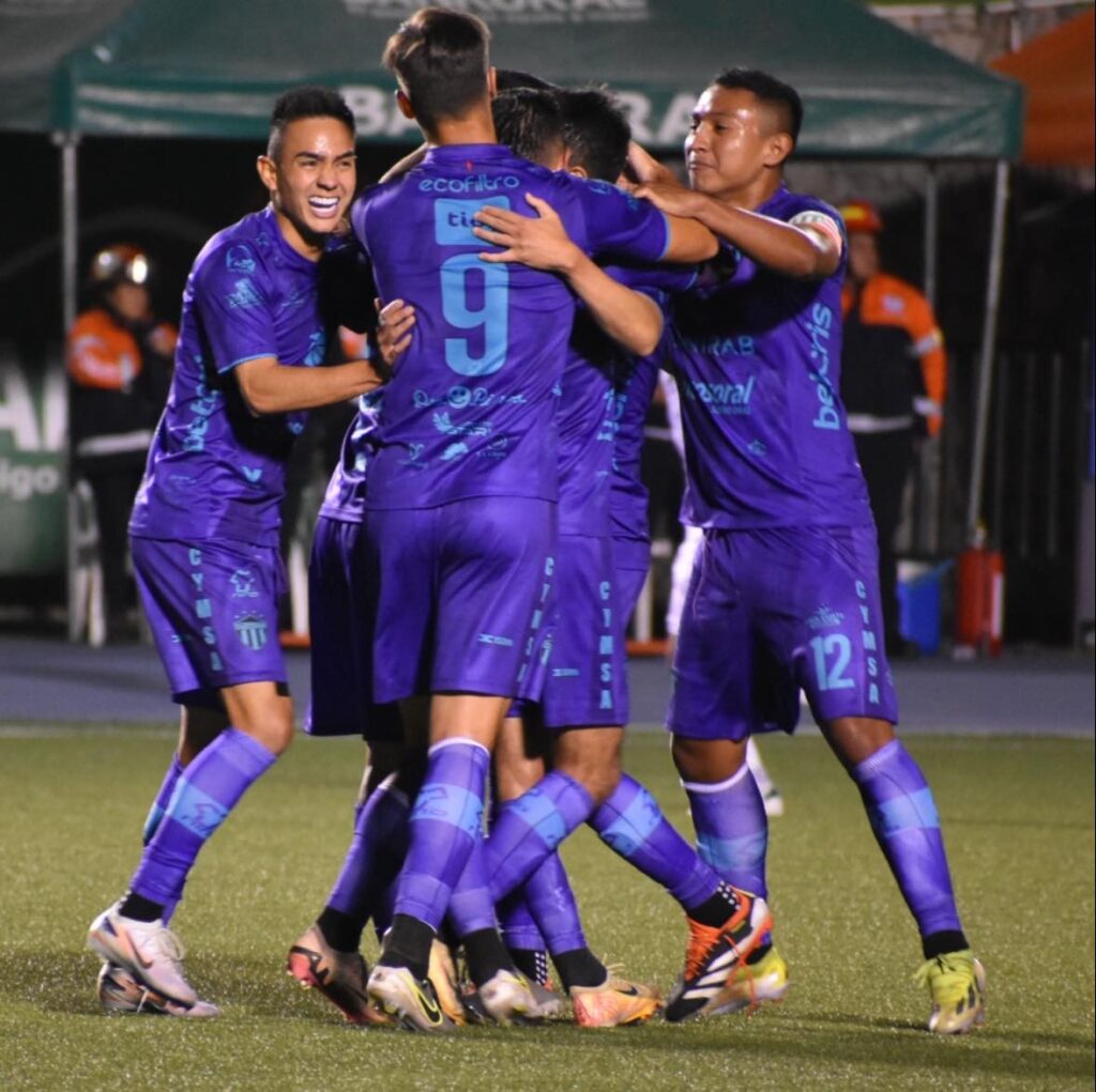 El Deportivo Antigua GFC se lleva la victoria 3 a 2 ante Comunicaciones FC