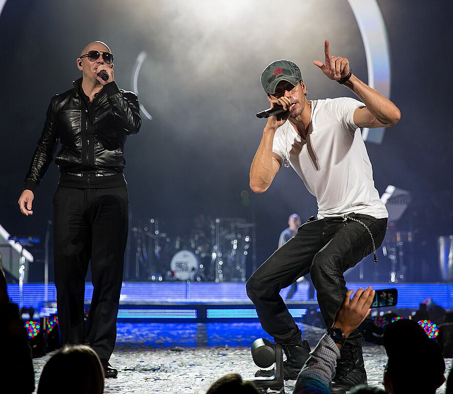 Pitbull estrena “Tamo bien” junto a IAmChino y Enrique Iglesias