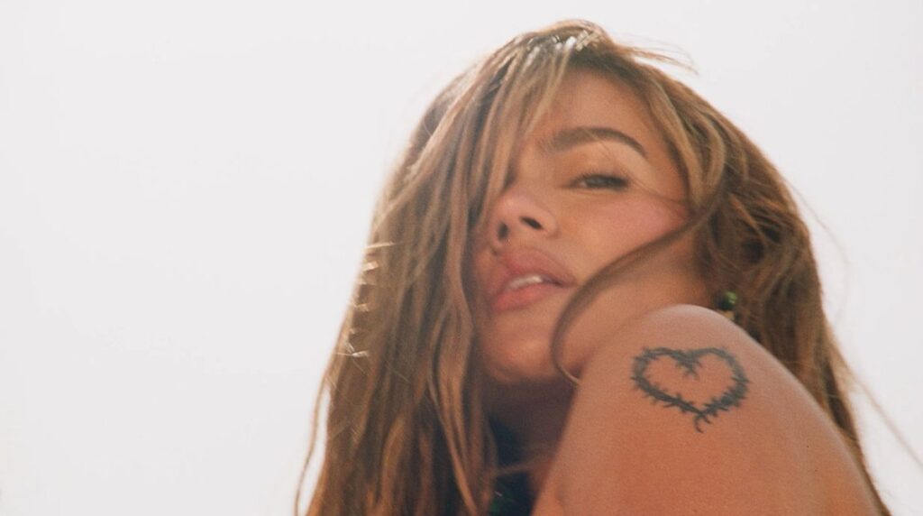 Karol G lanza "Latina Foreva", su primer sencillo tras su exitoso documental