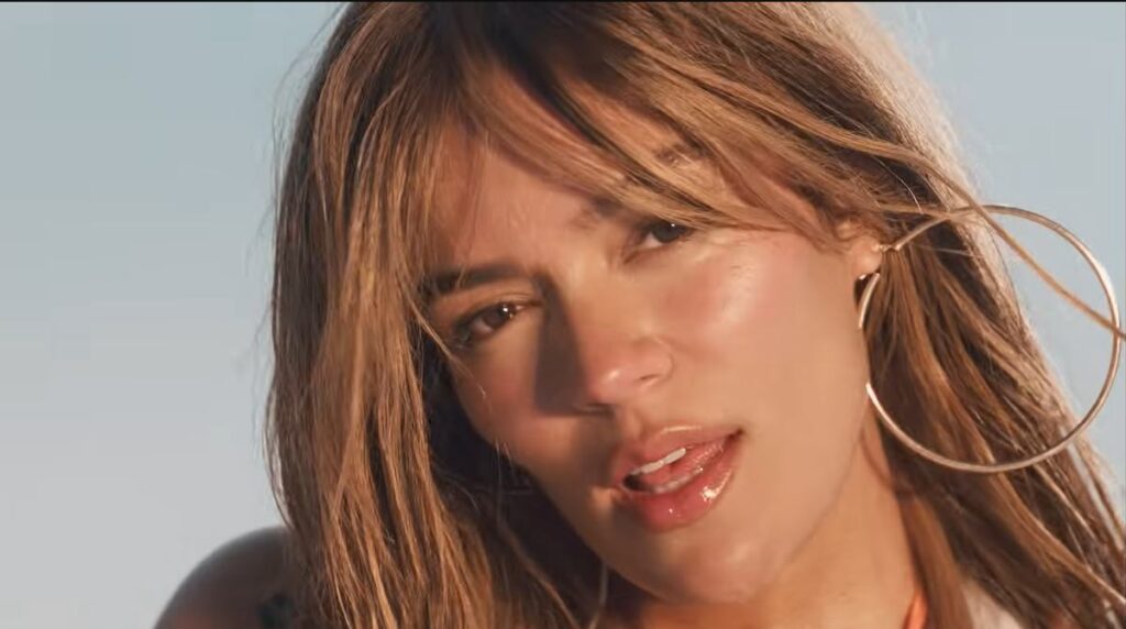 Karol G lanza "Latina Foreva", su primer sencillo tras su exitoso documental