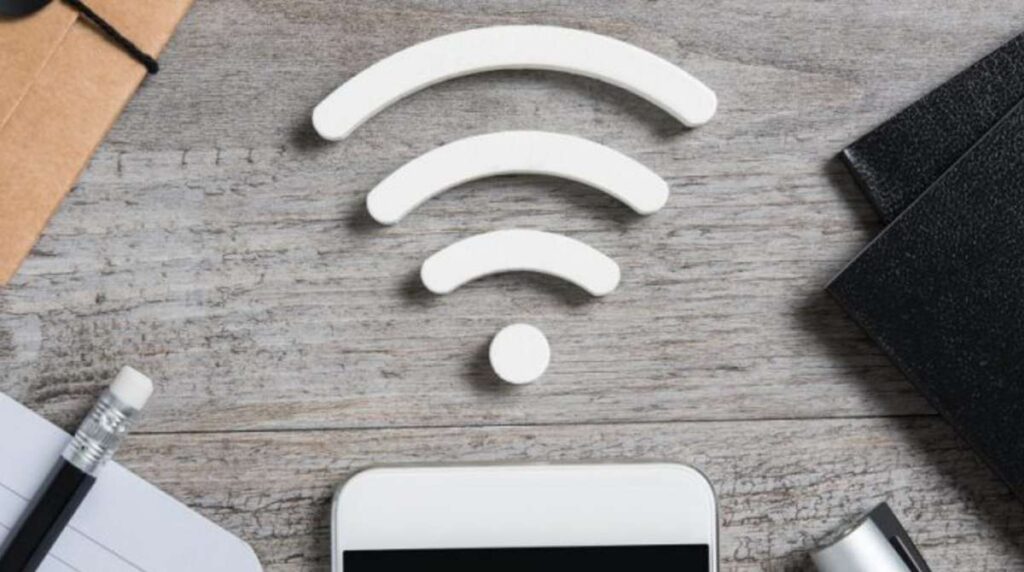 Evita intrusos: así puedes ocultar tu red Wi-Fi para que nadie más la vea