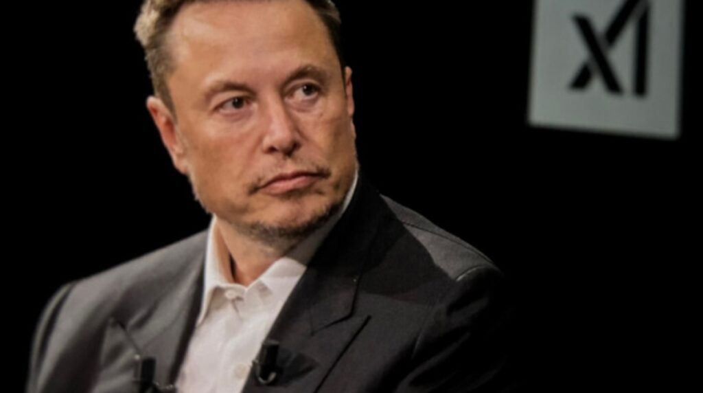 Grok 4: la IA “más inteligente” de Elon Musk llega envuelta en controversia antisemita