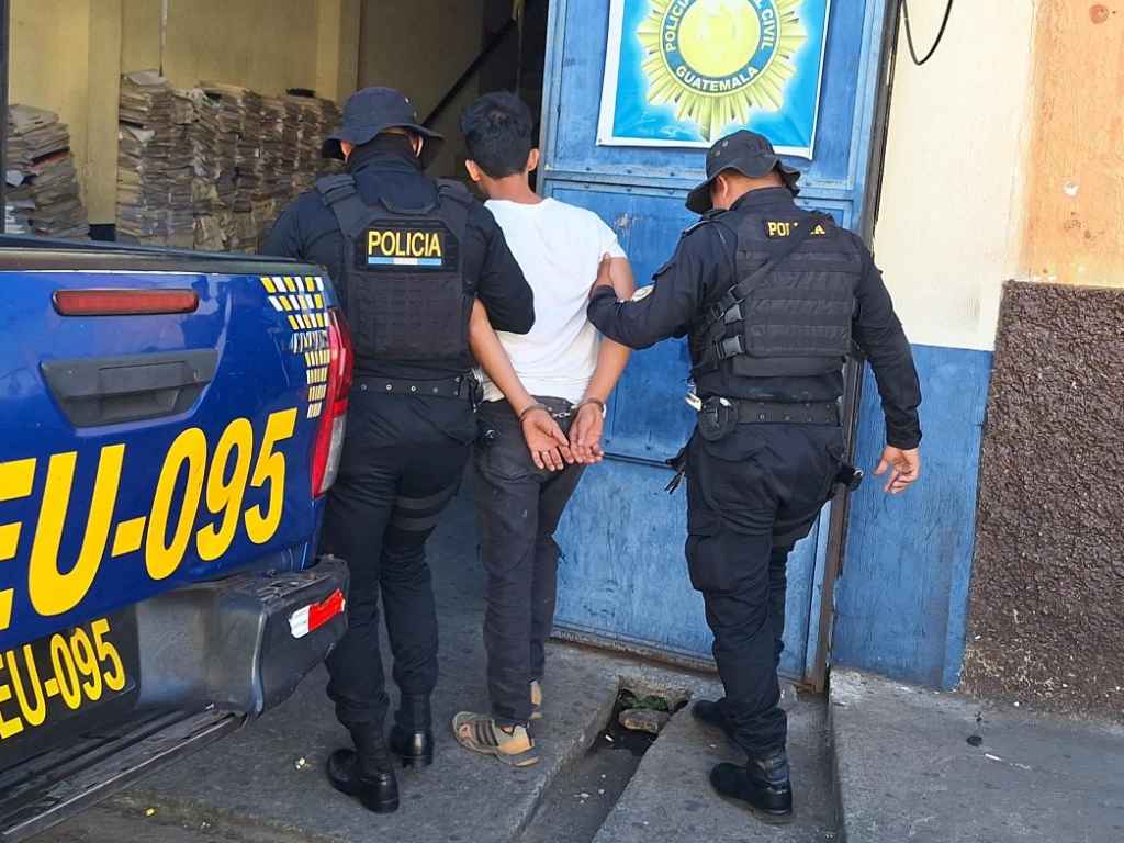 Capturan a dos presuntos responsables de masacre durante velorio en Retalhuleu