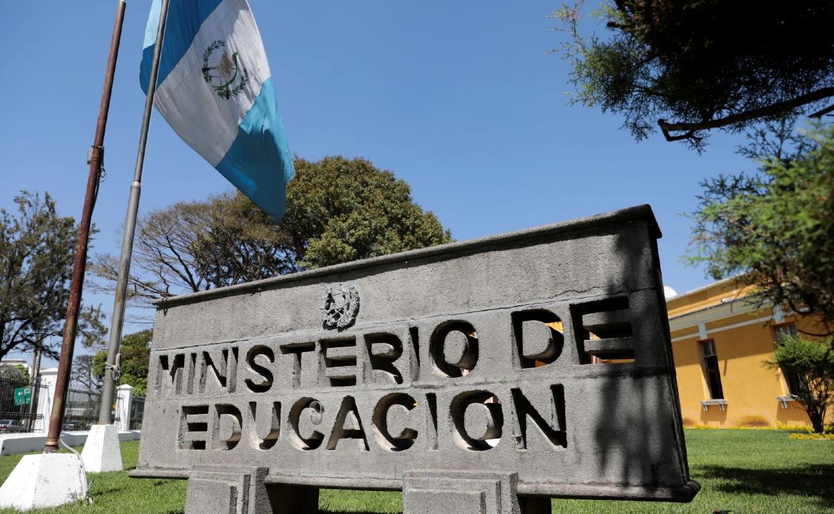 Conozca cuál será el nuevo salario de los maestros tras el aumento que hará  el Mineduc - Chapin TV